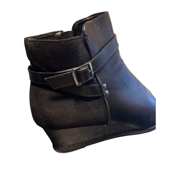 Jeossy Black Leather Wedge Ankle Boots With Buckle Side Zipper Sz 10M - Picture 4 of 14